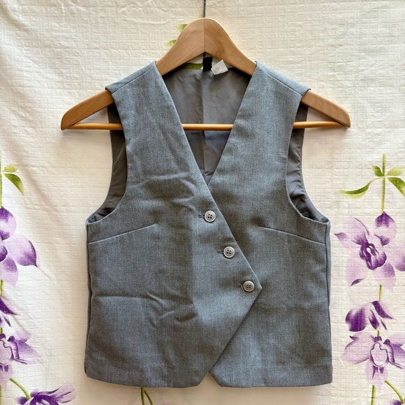 H&M Jackets & Blazers - H&M Gray Asymmetrical Button Cropped Suit Vest